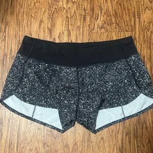 Lululemon 🍋 Speed Up Black & White Speckled Shorts